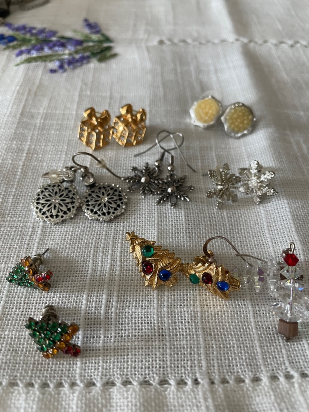 Lot of 8 pair Christmas earrings.  Great condition.